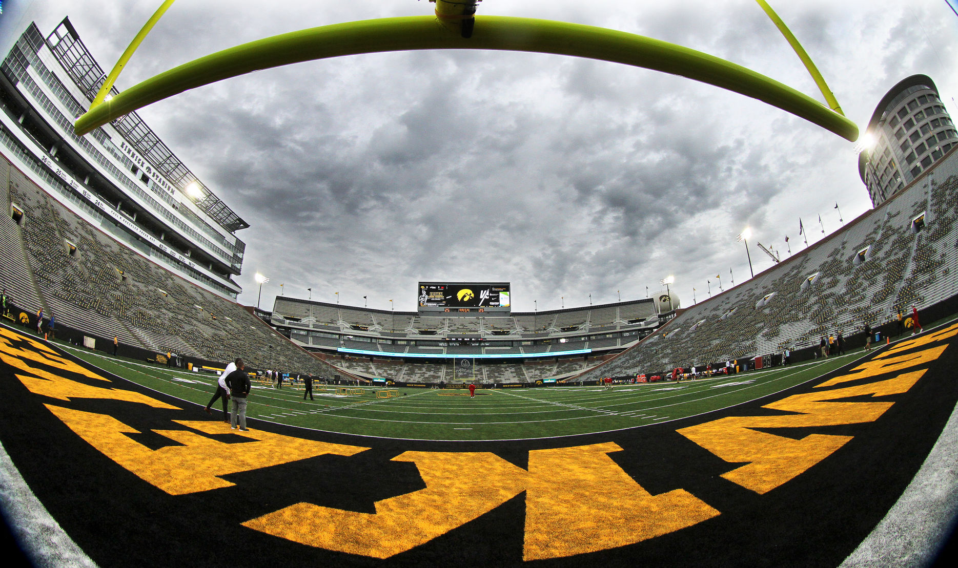 083119-qct-spt-iowa-miami-foot-002
